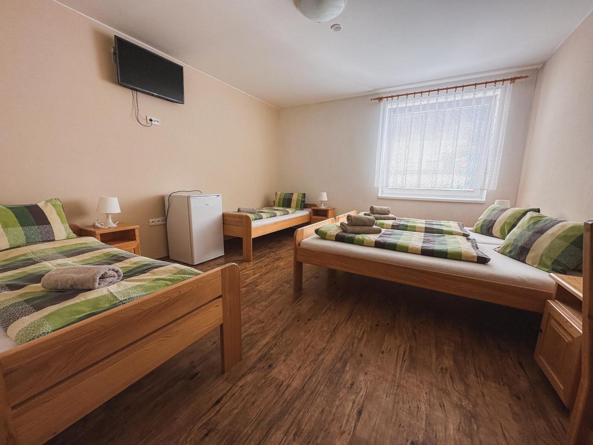 Penzion Vinařský dům PÁLAVA Strachotin Exterior foto
